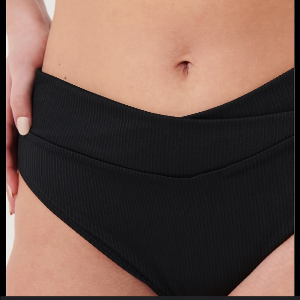 Hollister Ribbed High Crossover Waist Bikini Bottom NWT Size Medium sold out